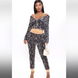 SOLD❌Fashion nova print velour set